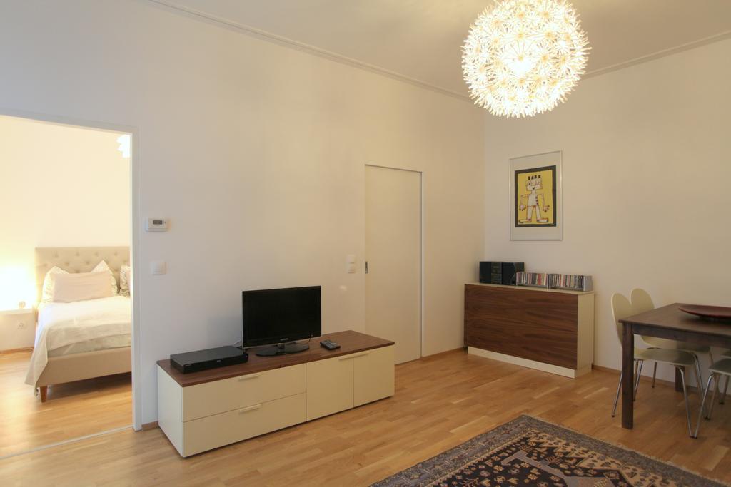 Moderne Stadtwohnung Mit Balkon Wien Phòng bức ảnh